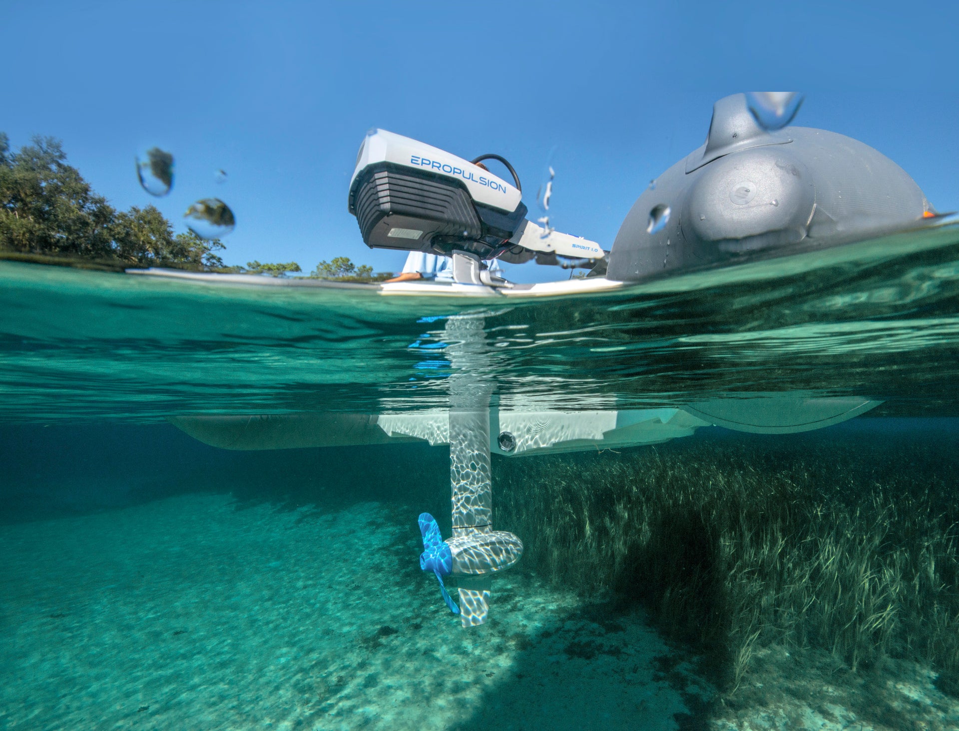 Load video: ePropulsion Spirit 1 0 Plus 3HP Electric Outboard